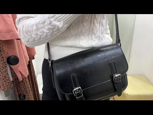 ❤️ Nyilvános maszturbáció a fiatal szuka FeralBerry egy dildóval a próbafülkében ️ Sluts at hu.moresexmovies.ru ️❤